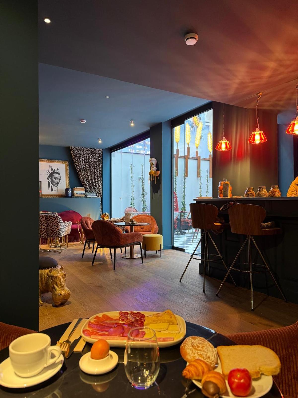 Hotel Divino & Apartments Figueres  Dış mekan fotoğraf
