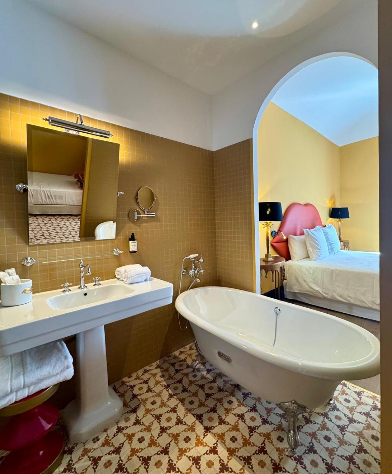 Hotel Divino & Apartments Figueres  Dış mekan fotoğraf