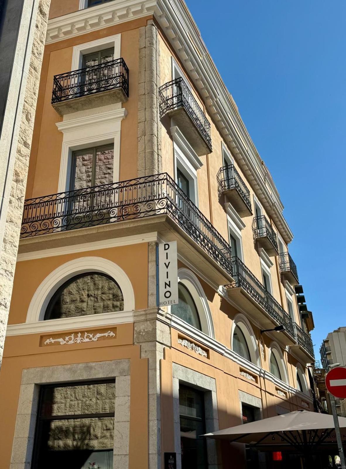 Hotel Divino & Apartments Figueres  Dış mekan fotoğraf